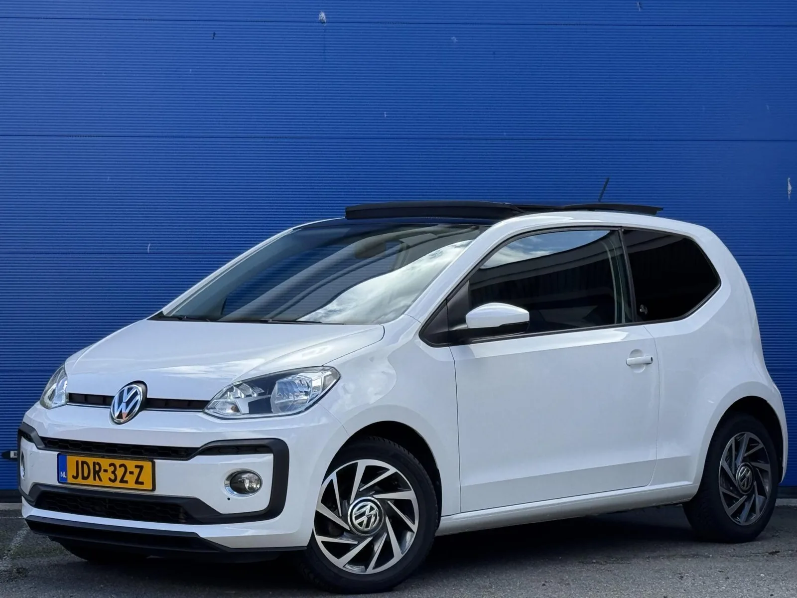 Volkswagen Up! (2017) — foto 1