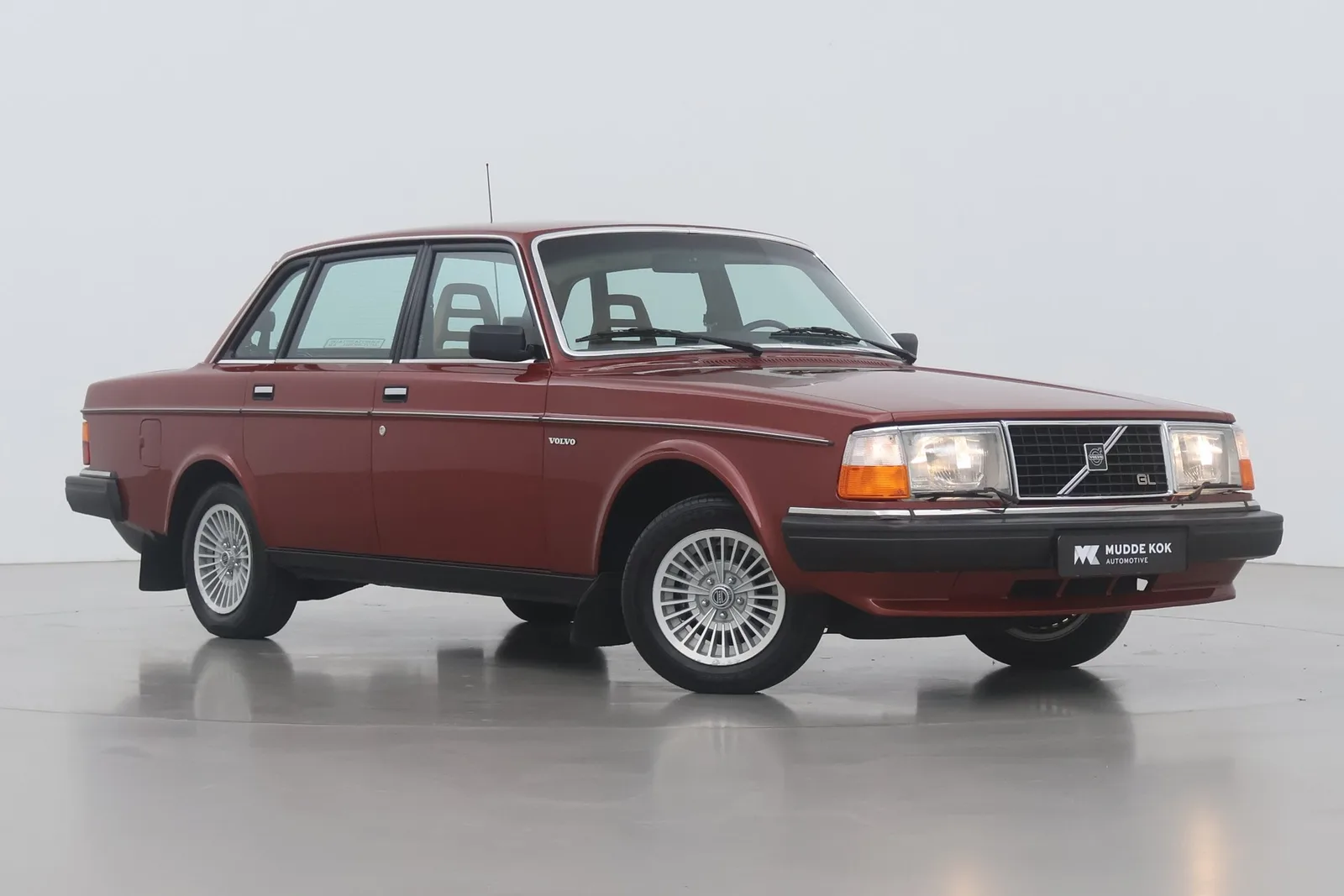 Volvo 244 (1981) — foto 1