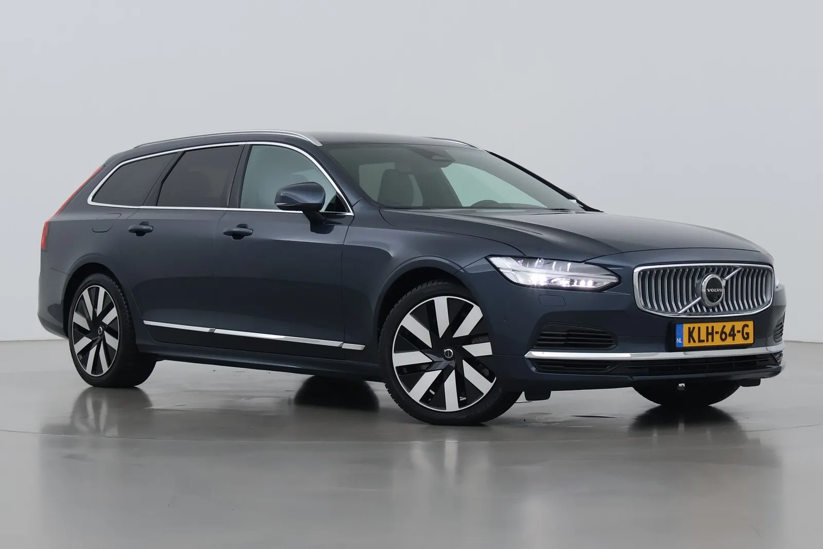 Volvo V90 (2024) — foto 1