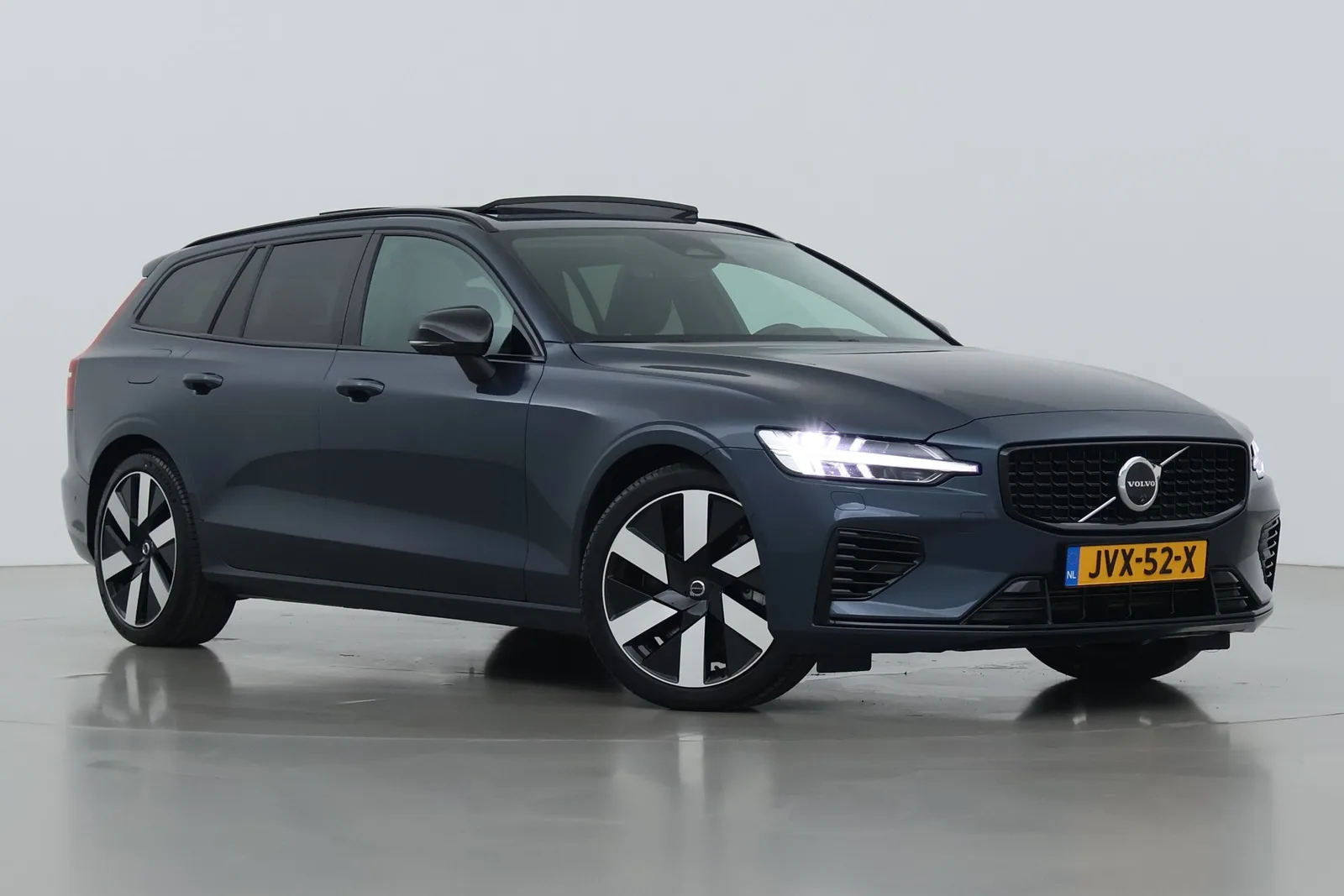 Volvo V60 (2025) — foto 1