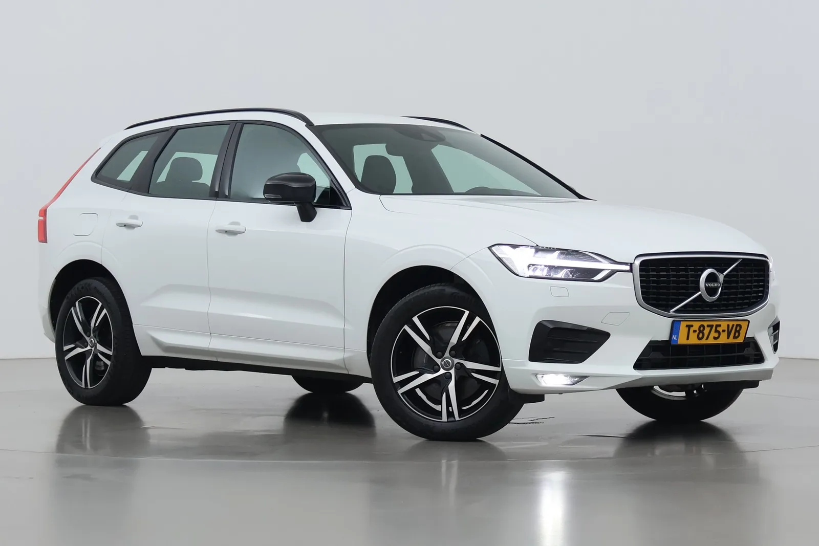 Volvo XC60 (2020) — foto 1