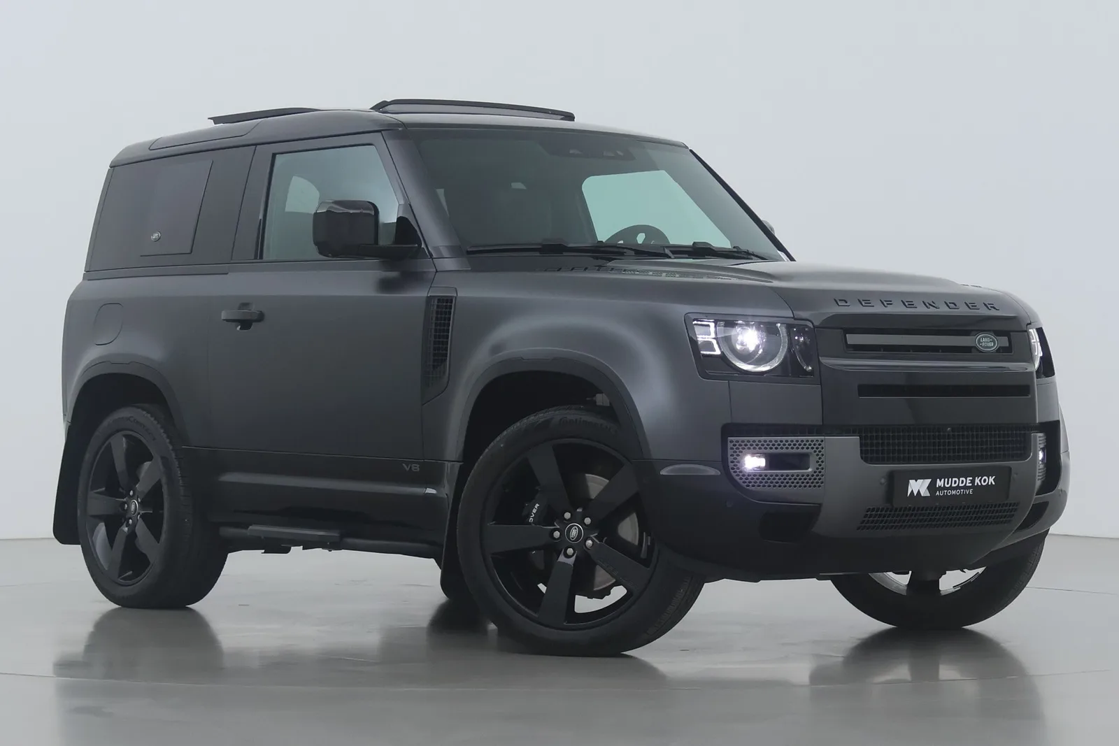 Land Rover Defender (2023) — foto 1