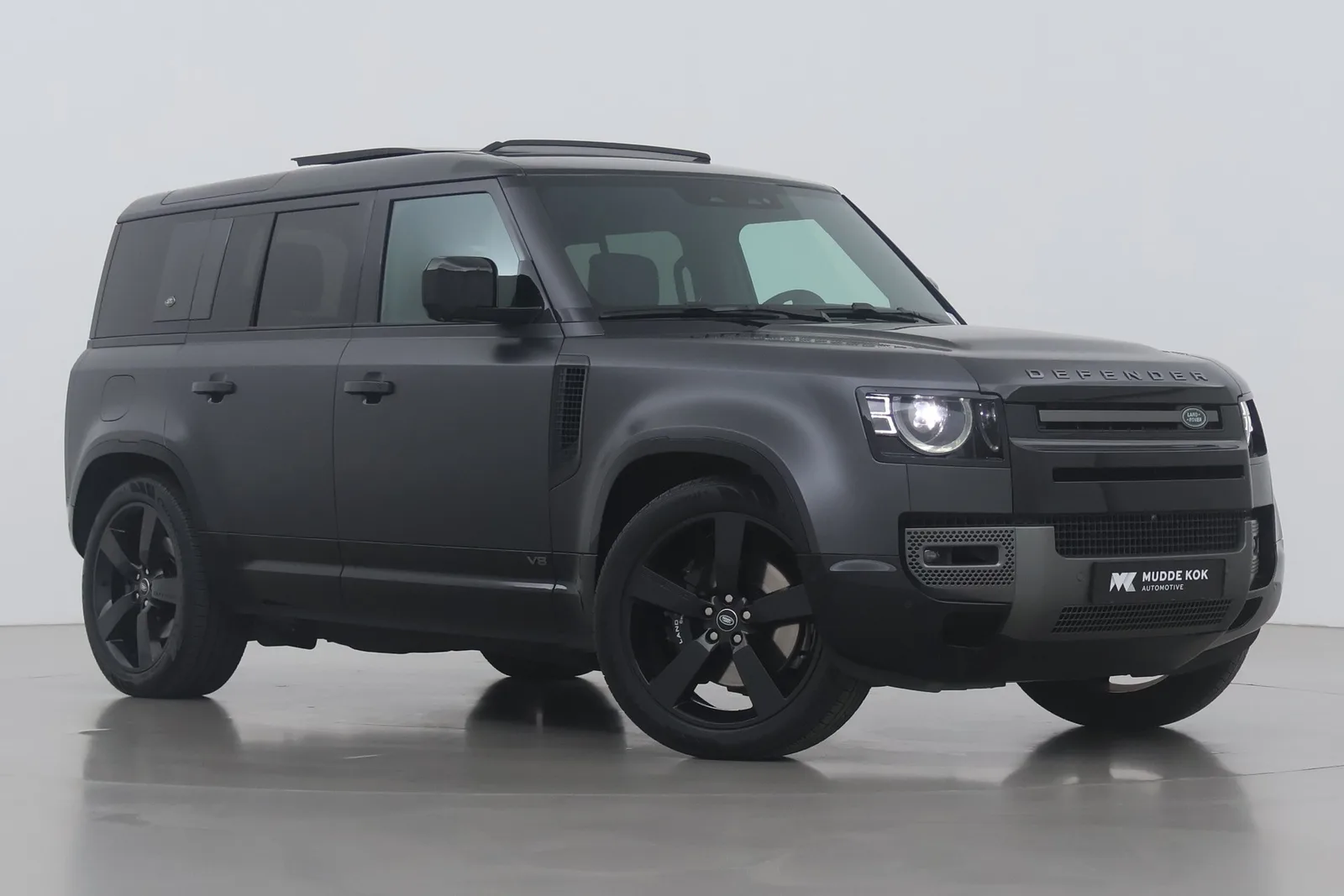 Land Rover Defender (2022) — foto 1