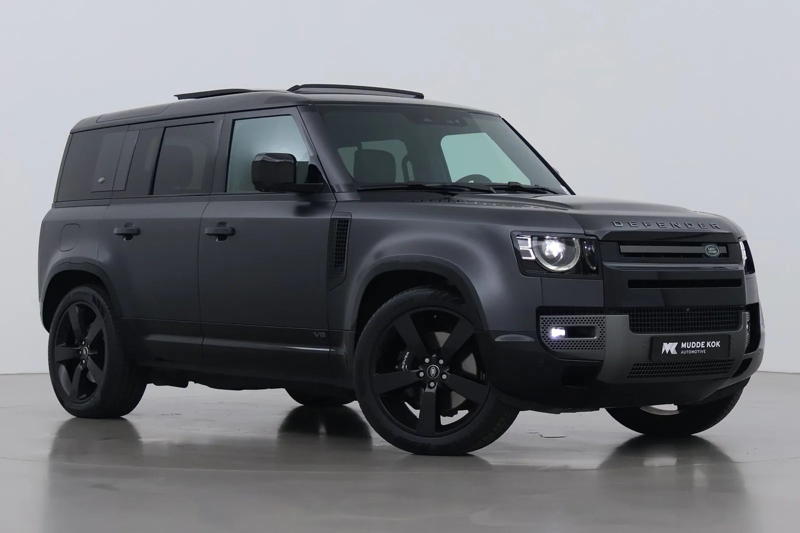 Land Rover Defender (2022) — foto 1