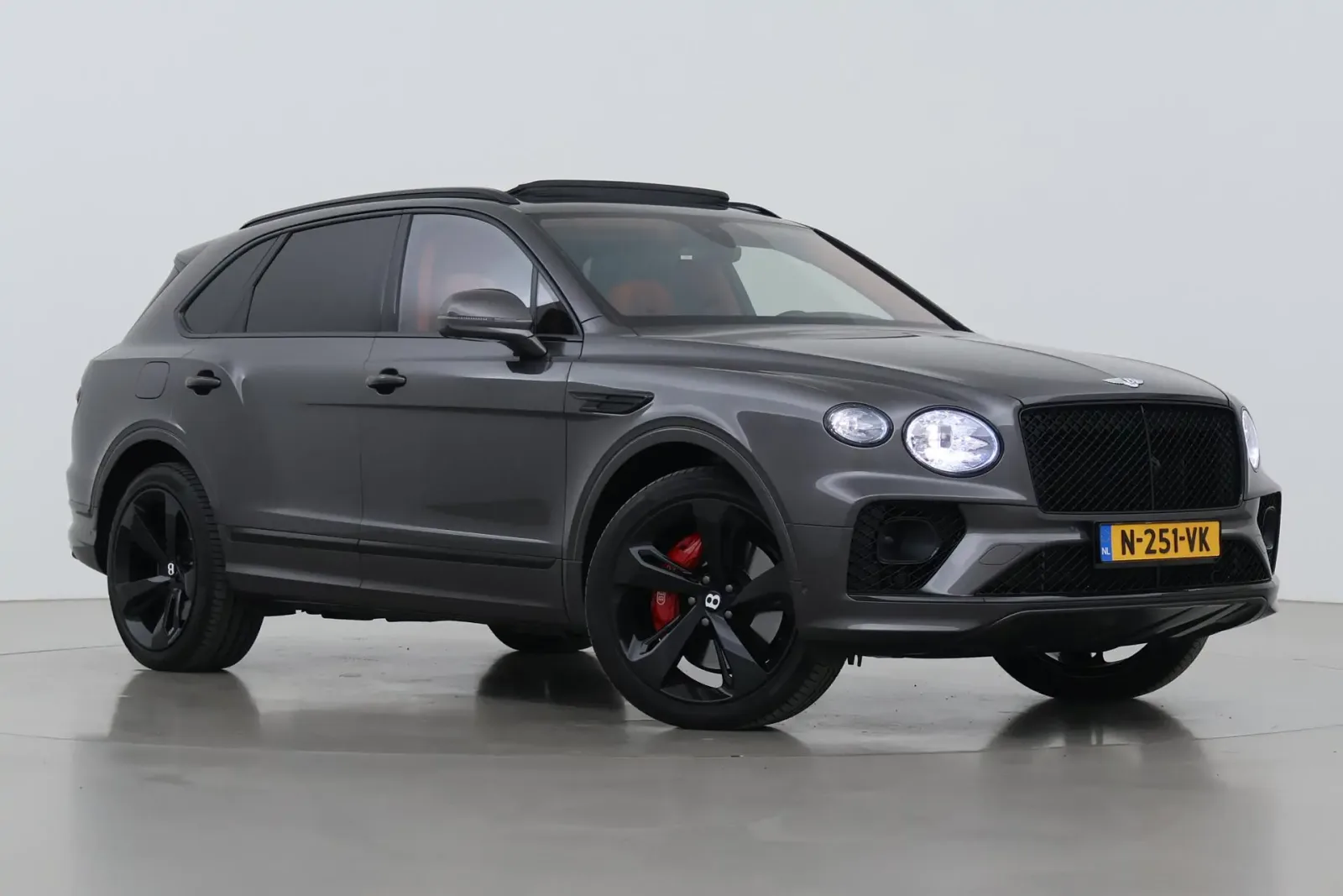 Bentley Bentayga (2022) — foto 1