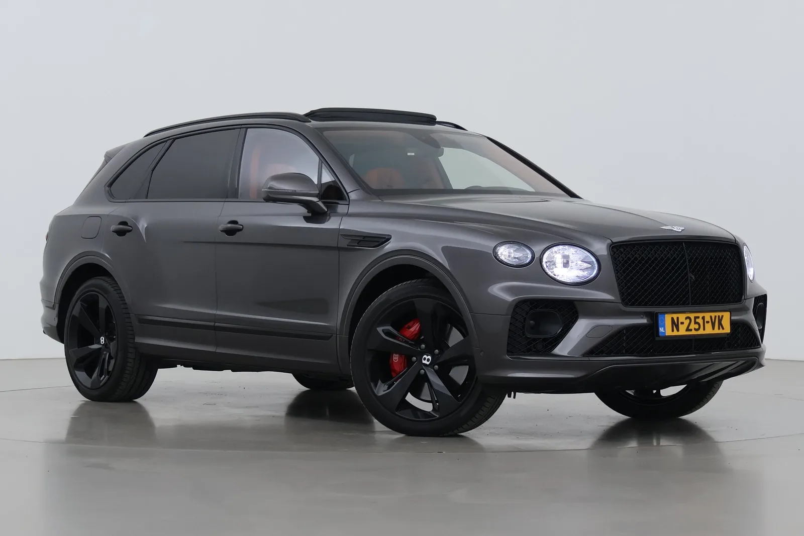 Bentley Bentayga (2022) — foto 1