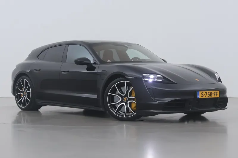 Porsche Taycan (2023)