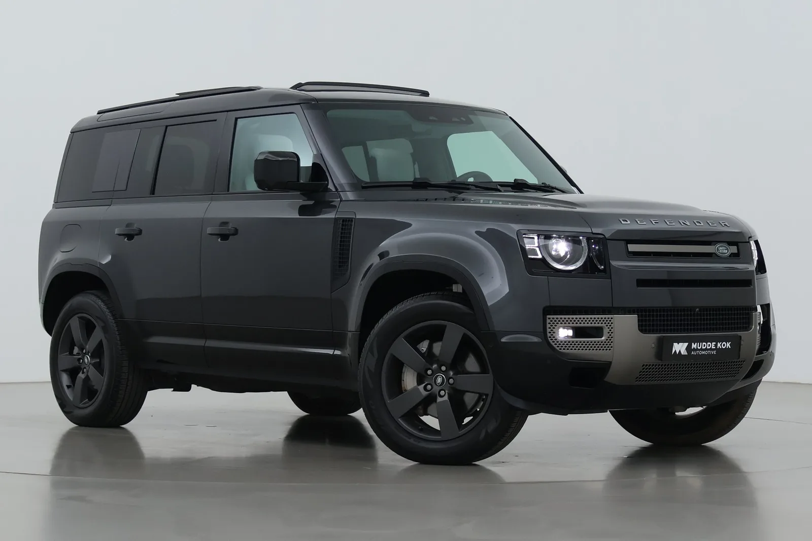 Land Rover Defender (2024) — foto 1