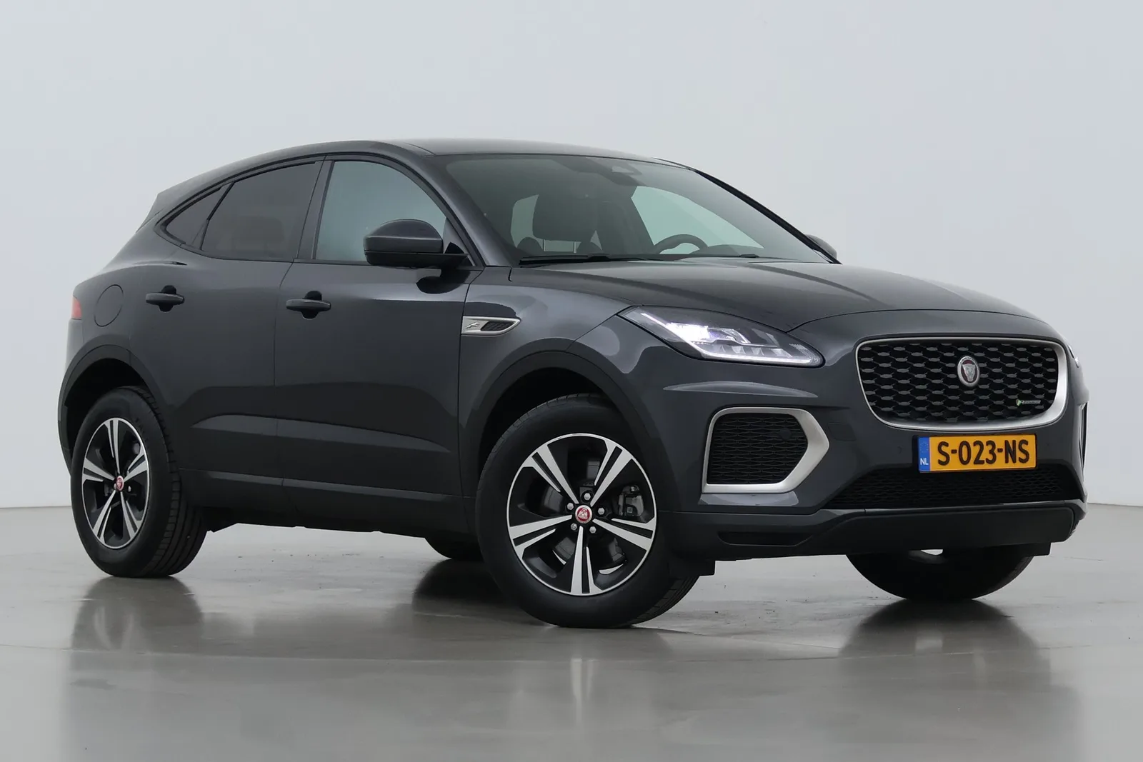 Jaguar E-Pace (2023) — foto 1