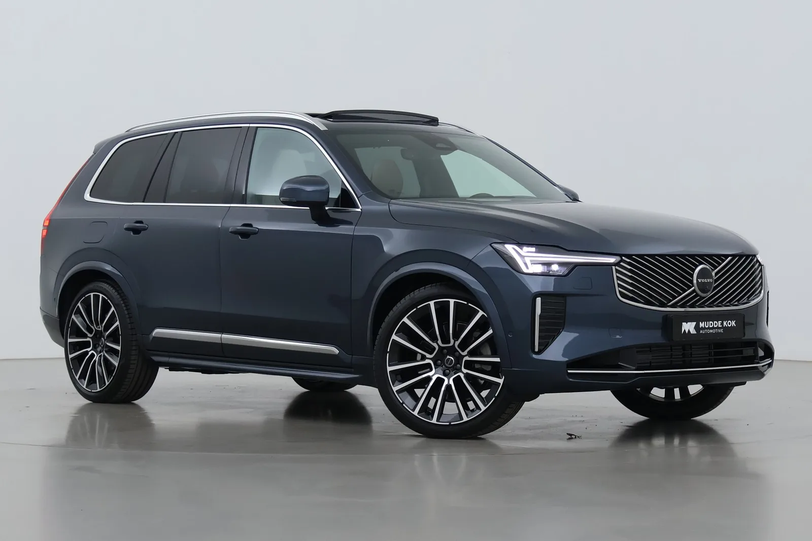 Volvo XC90 (2026) — foto 1