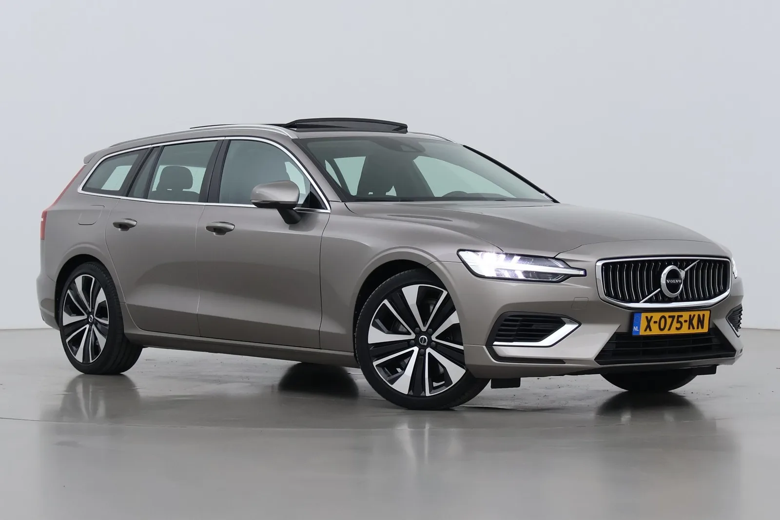 Volvo V60 (2021) — foto 1