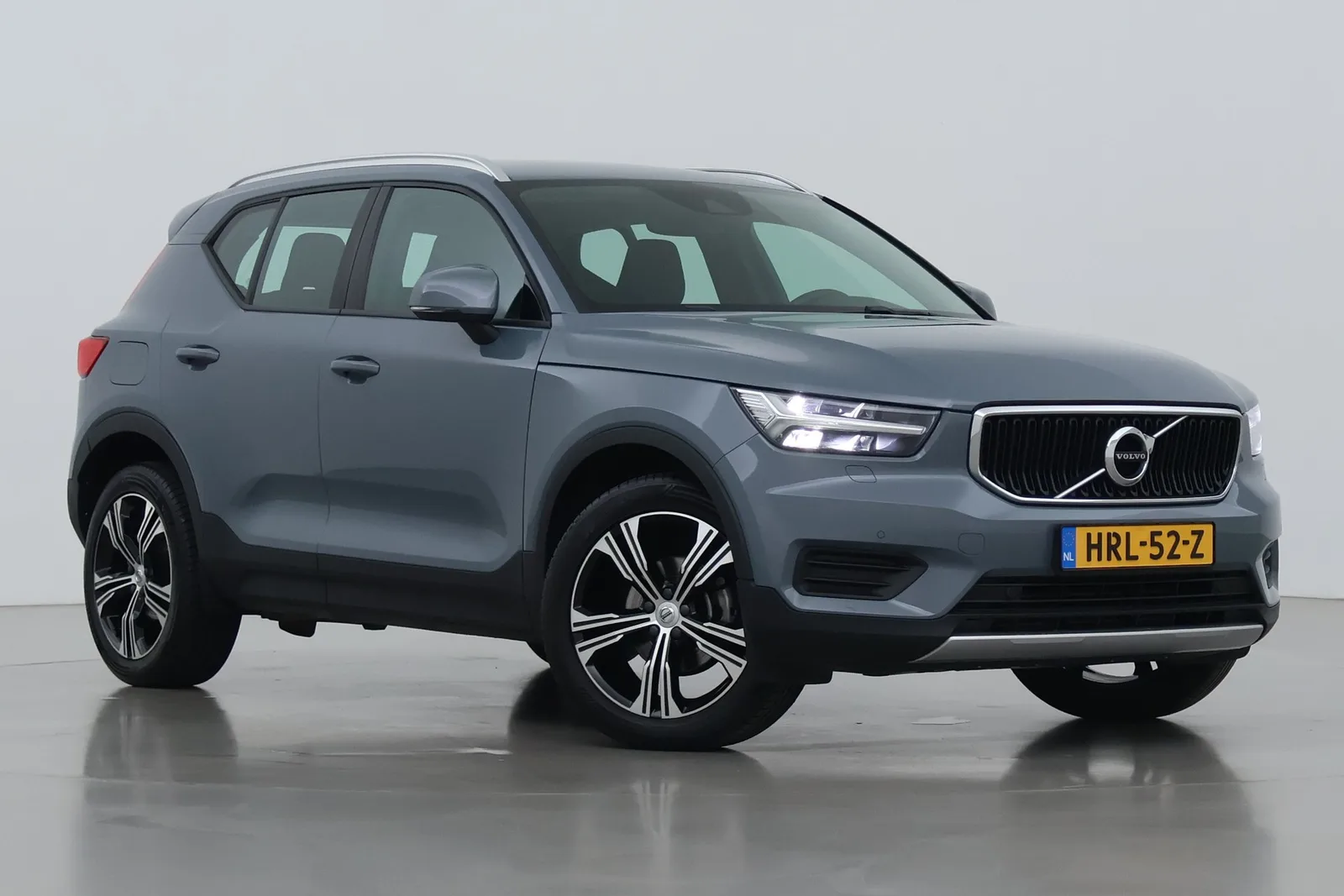 Volvo XC40 (2022) — foto 1