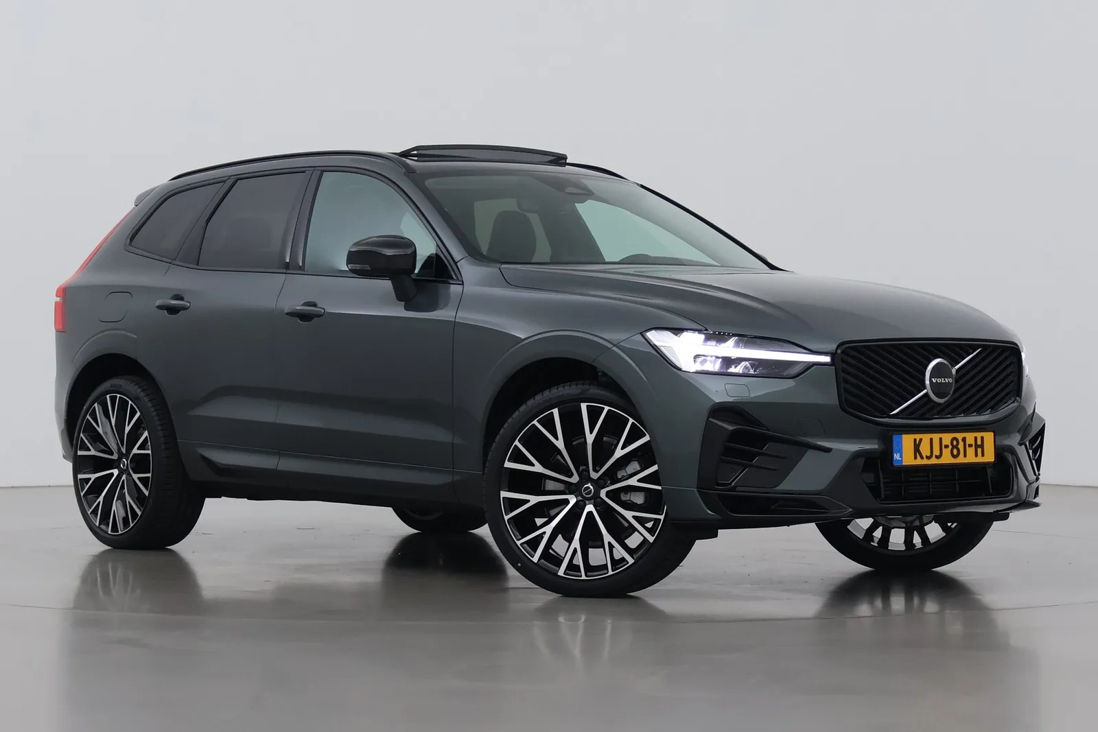 Volvo XC60 (2026) — foto 1