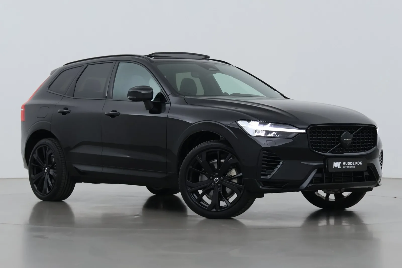 Volvo XC60 (2025) — foto 1