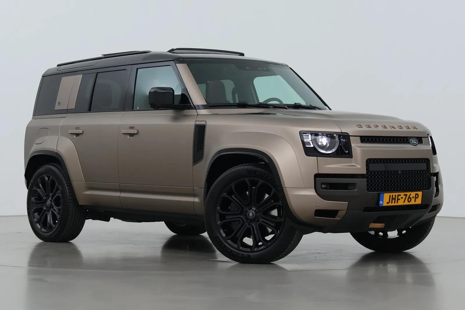 Land Rover Defender (2025) — foto 1