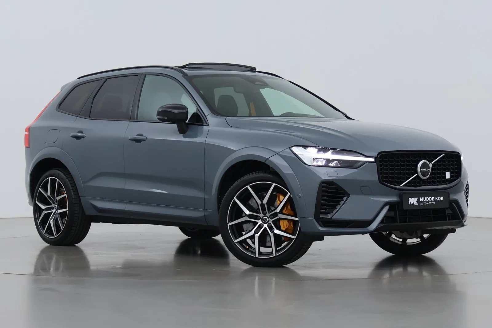 Volvo XC60 (2023) — foto 1