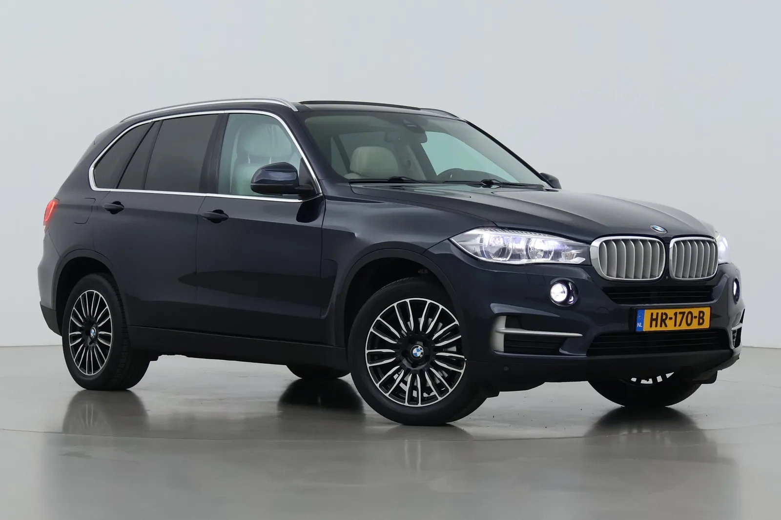 BMW X5 (2015) — foto 1