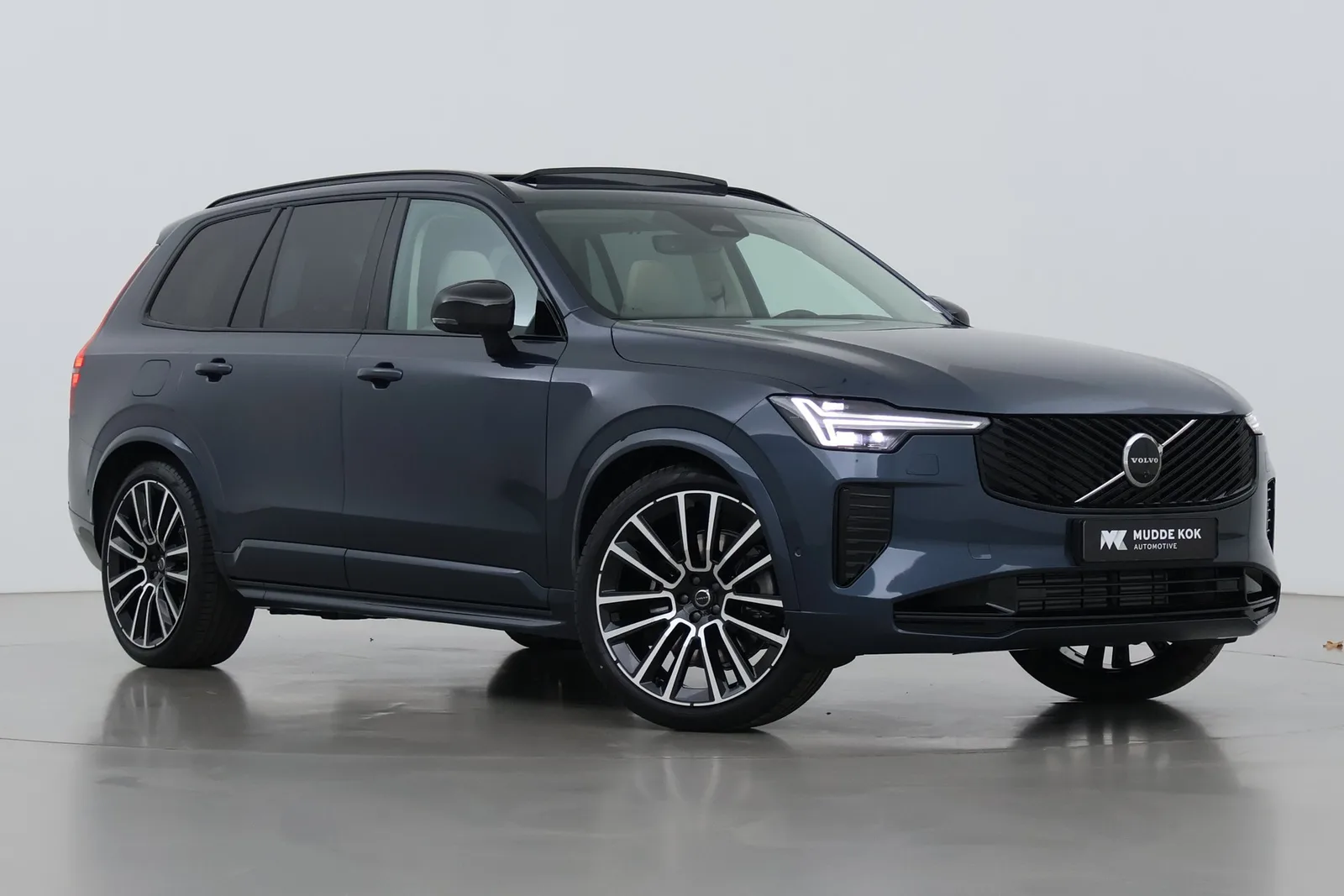 Volvo XC90 (2026) — foto 1