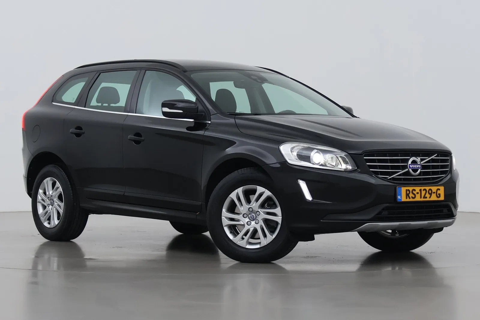 Volvo XC60 (2017) — foto 1