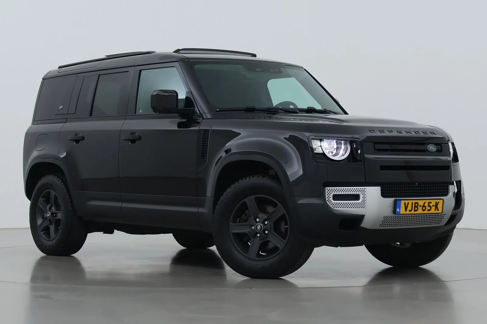 Land Rover Defender (2021) — foto 1