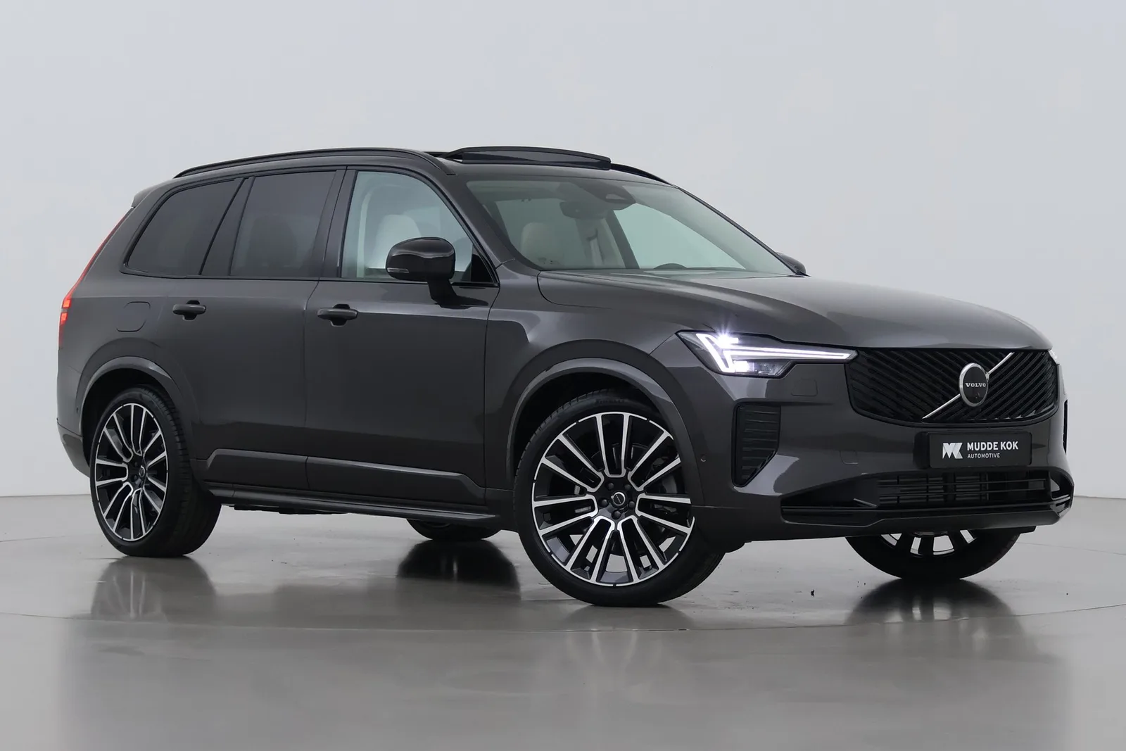 Volvo XC90 (2026) — foto 1