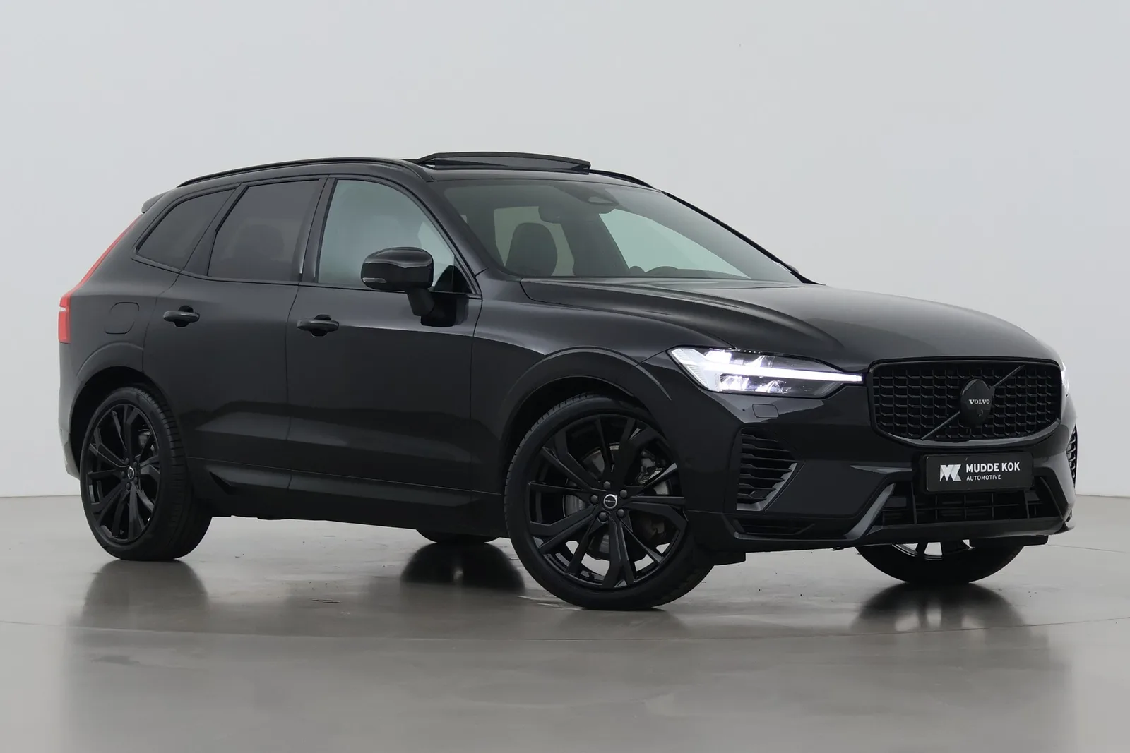 Volvo XC60 (2025) — foto 1