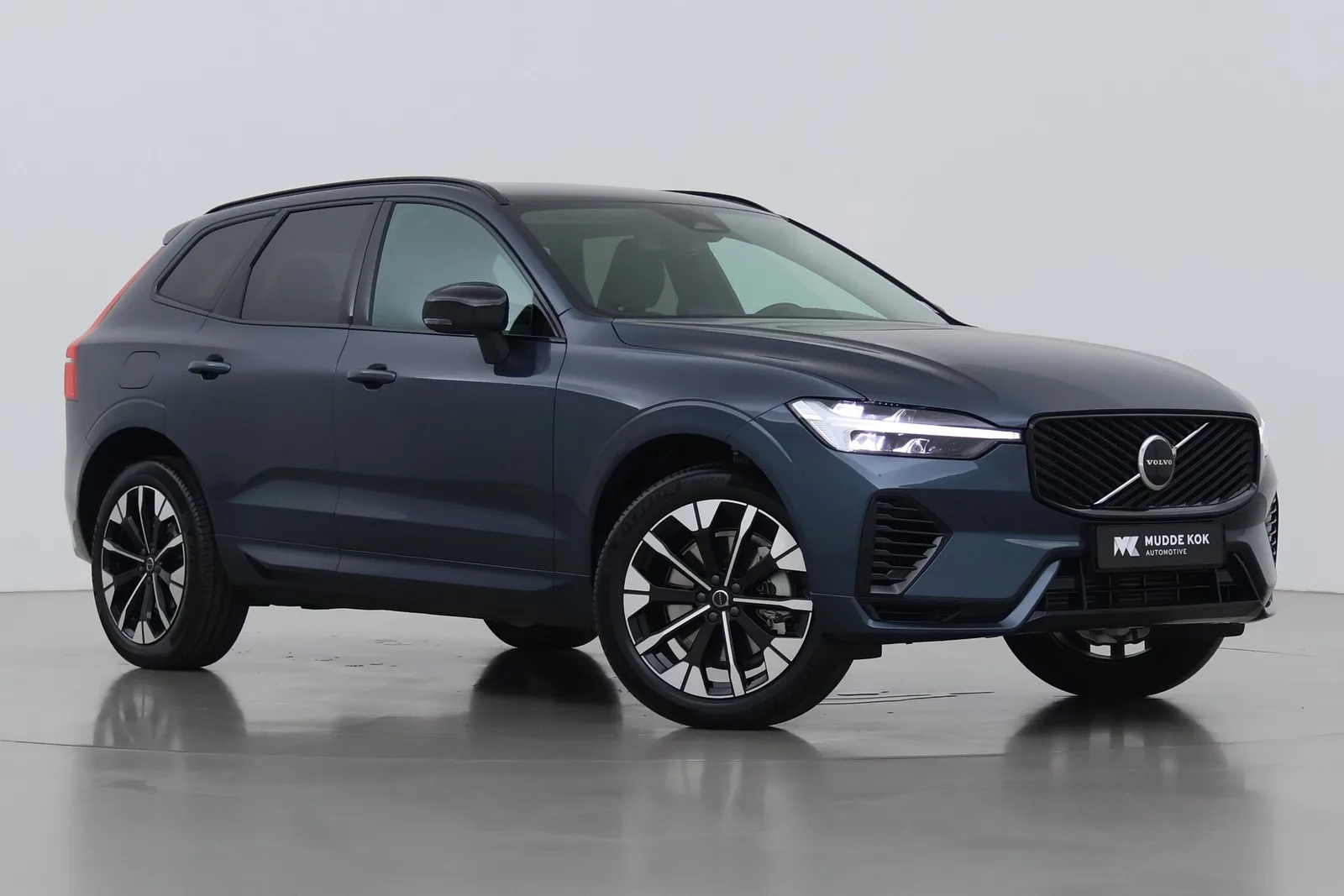 Volvo XC60 (2026) — foto 1