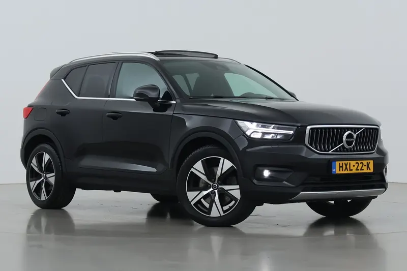Volvo XC40 (2022)