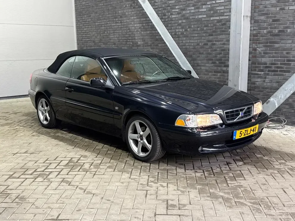 Volvo C70 (2006) — foto 1