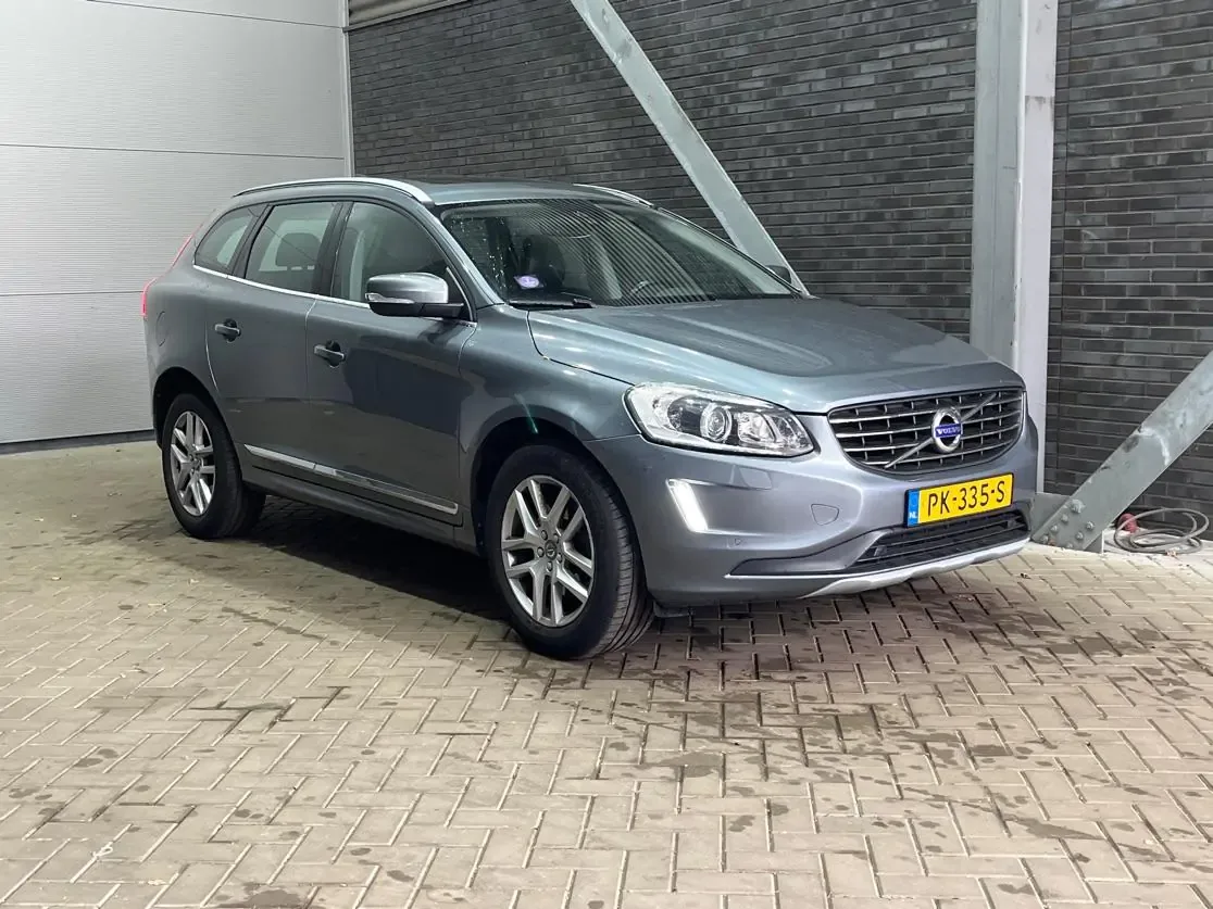 Volvo XC60 (2017) — foto 1