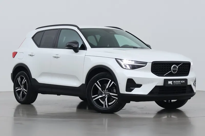 Volvo XC40 (2025)