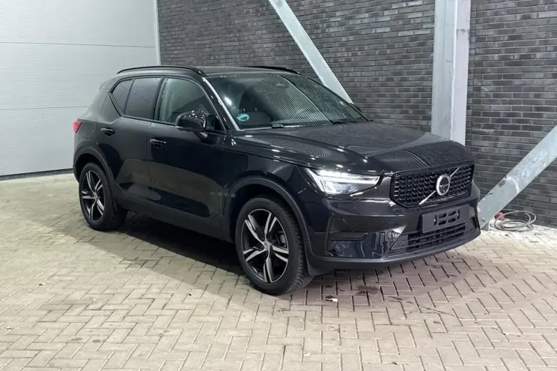 Volvo XC40 (2025)