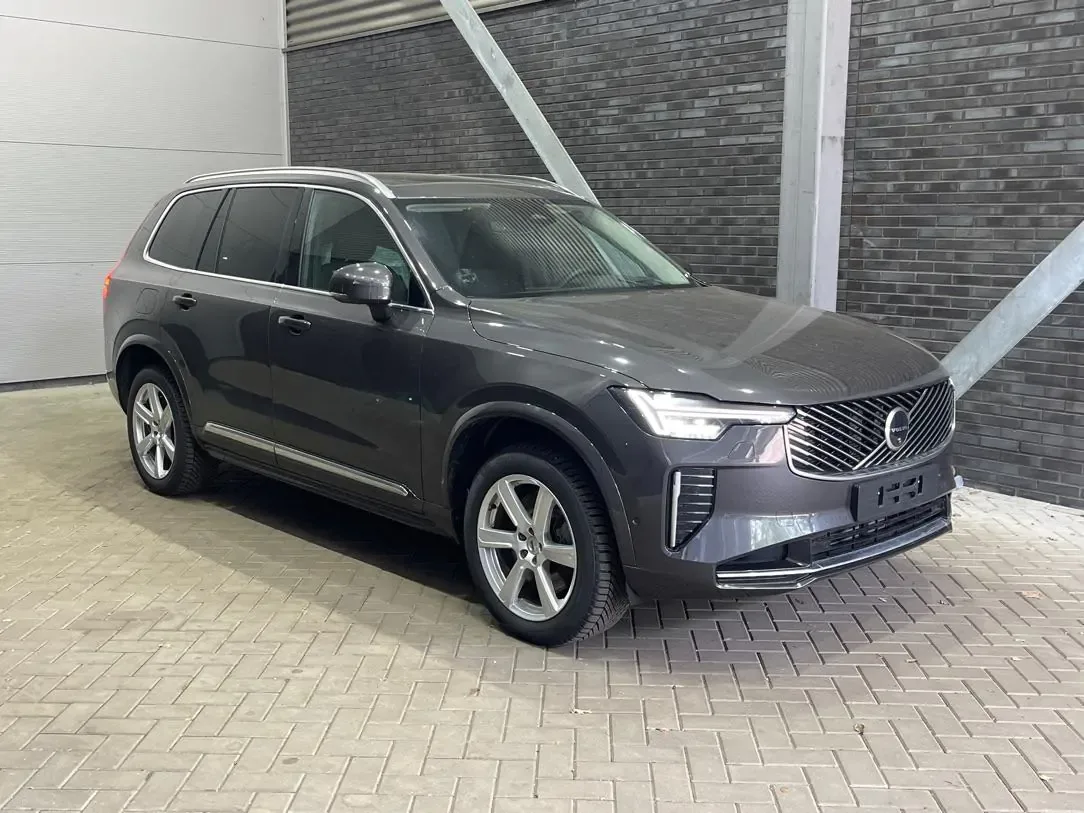 Volvo XC90 (2025) — foto 1