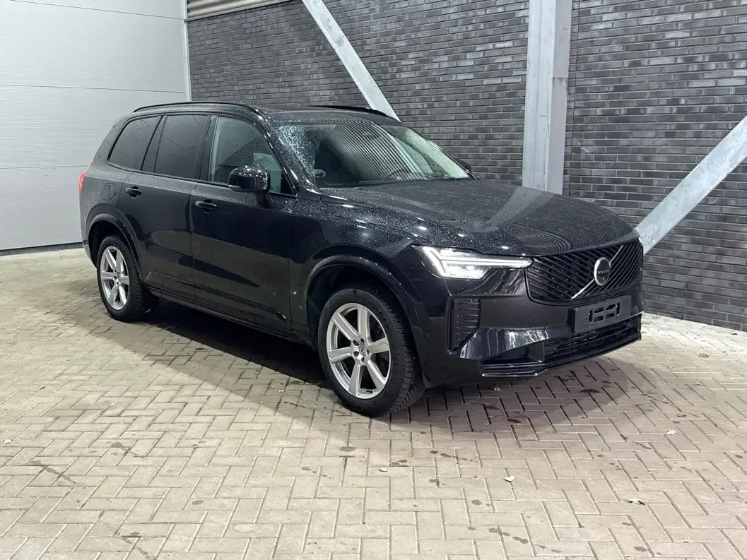 Volvo XC90 (2025) — foto 1