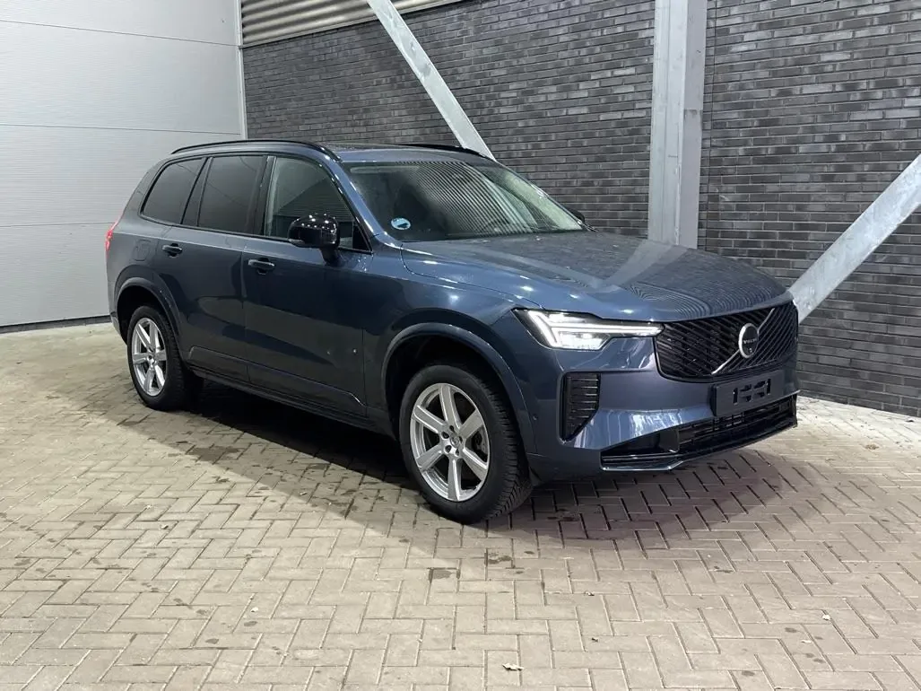 Volvo XC90 (2025) — foto 1