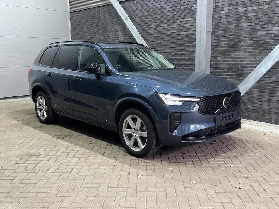 Volvo XC90 (2025) — foto 1