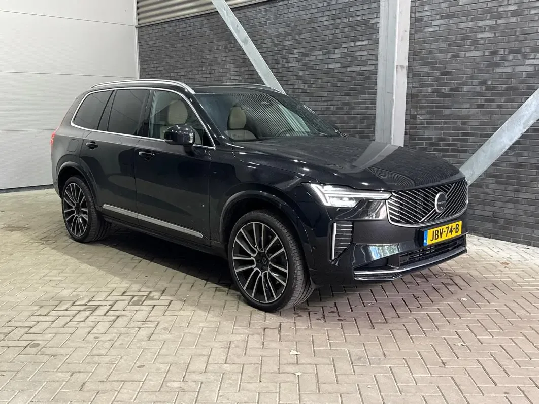 Volvo XC90 (2025) — foto 1