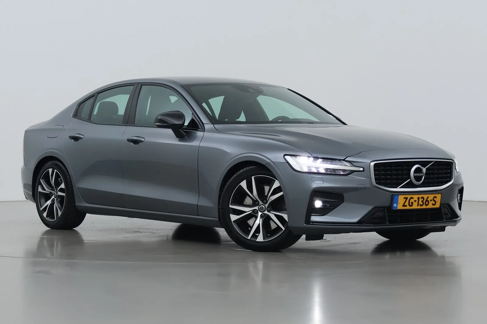 Volvo S60 (2019) — foto 1