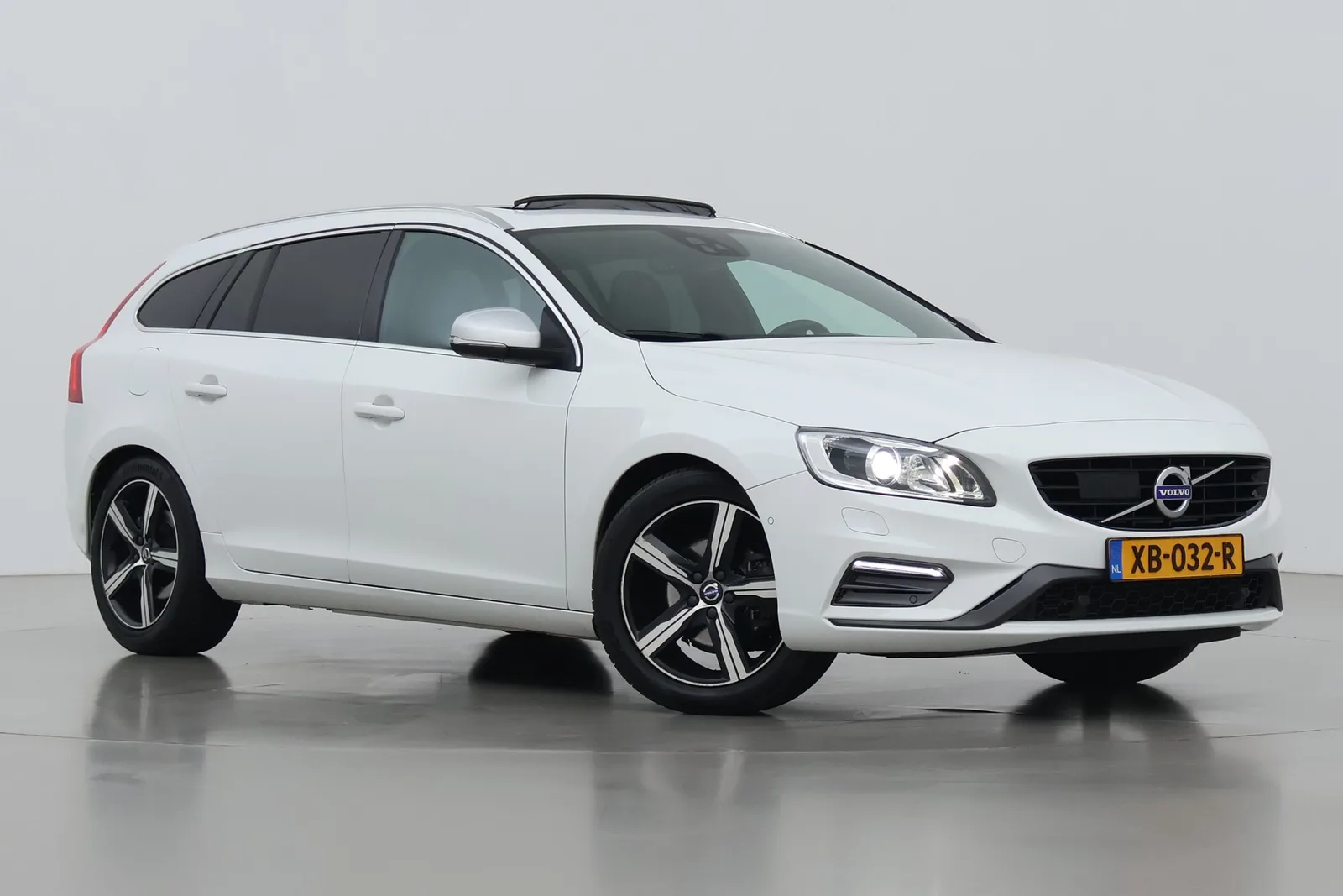 Volvo V60 (2018) — foto 1