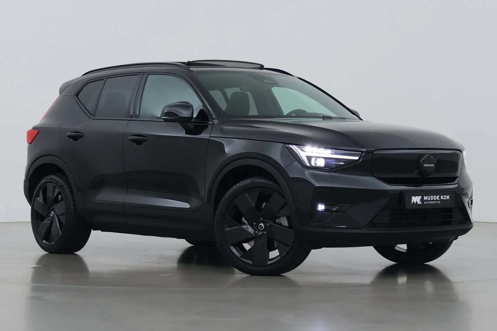 Volvo EX40 (2026) — foto 1