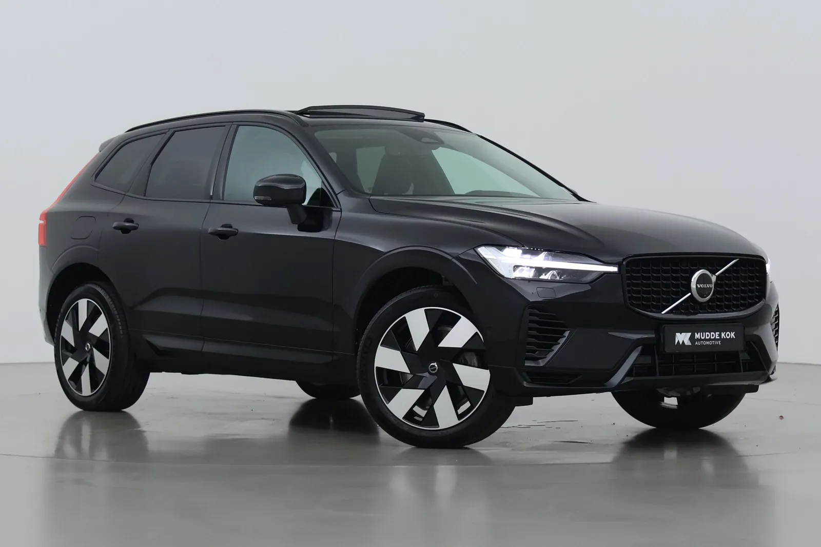 Volvo XC60 (2025) — foto 1