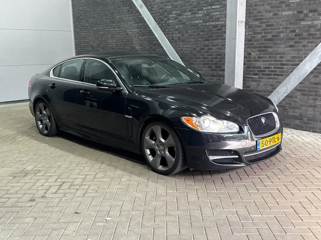 Jaguar XF (2011) — foto 1