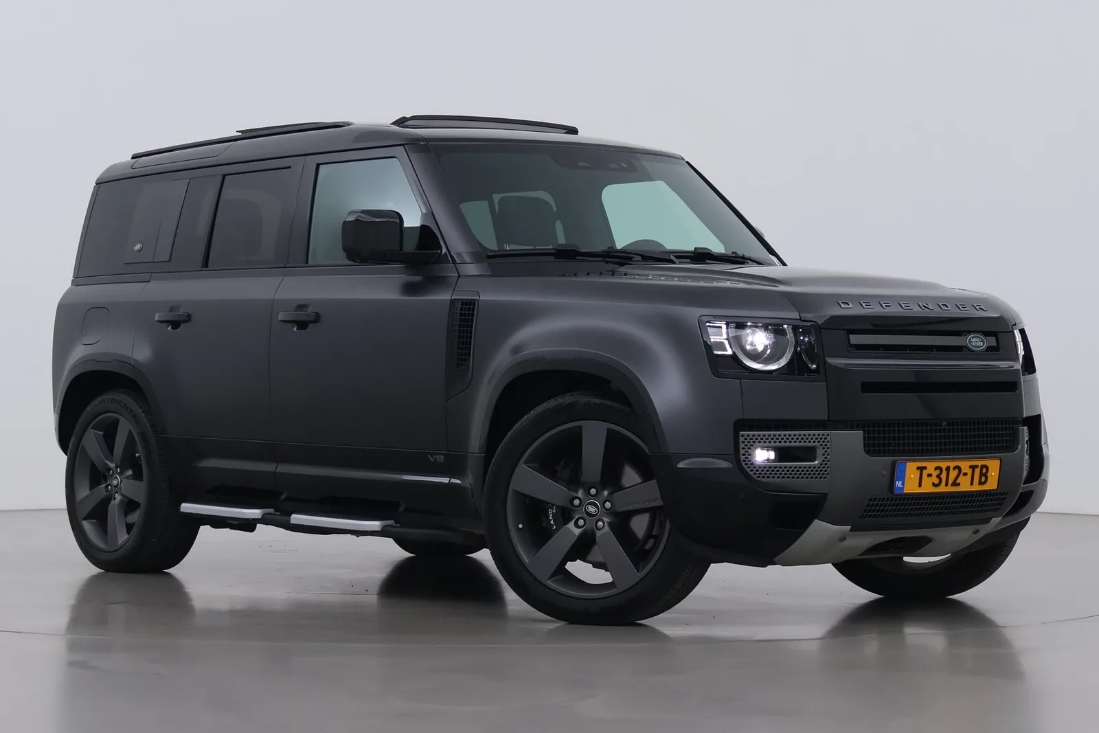 Land Rover Defender (2023) — foto 1