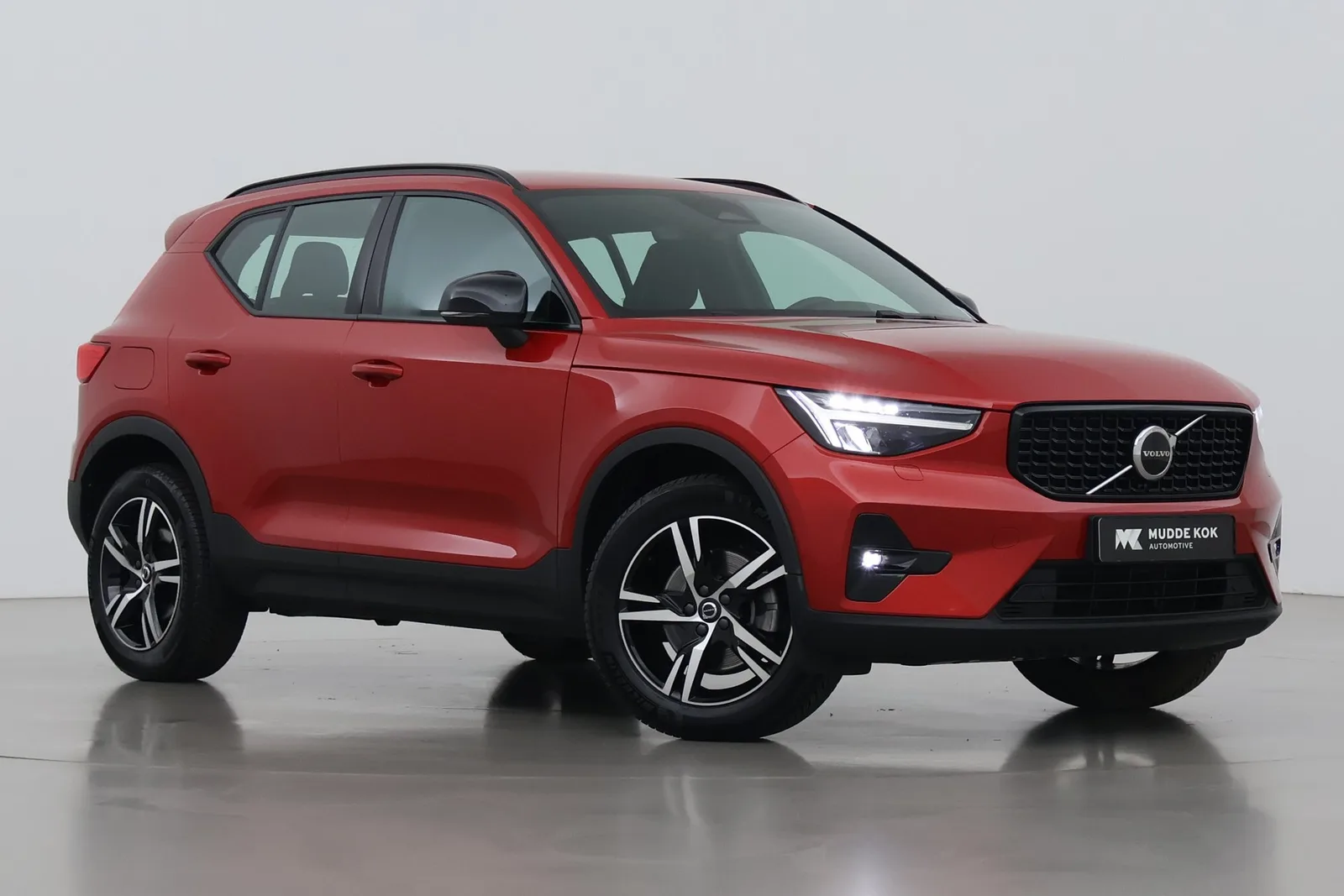 Volvo XC40 (2024) — foto 1