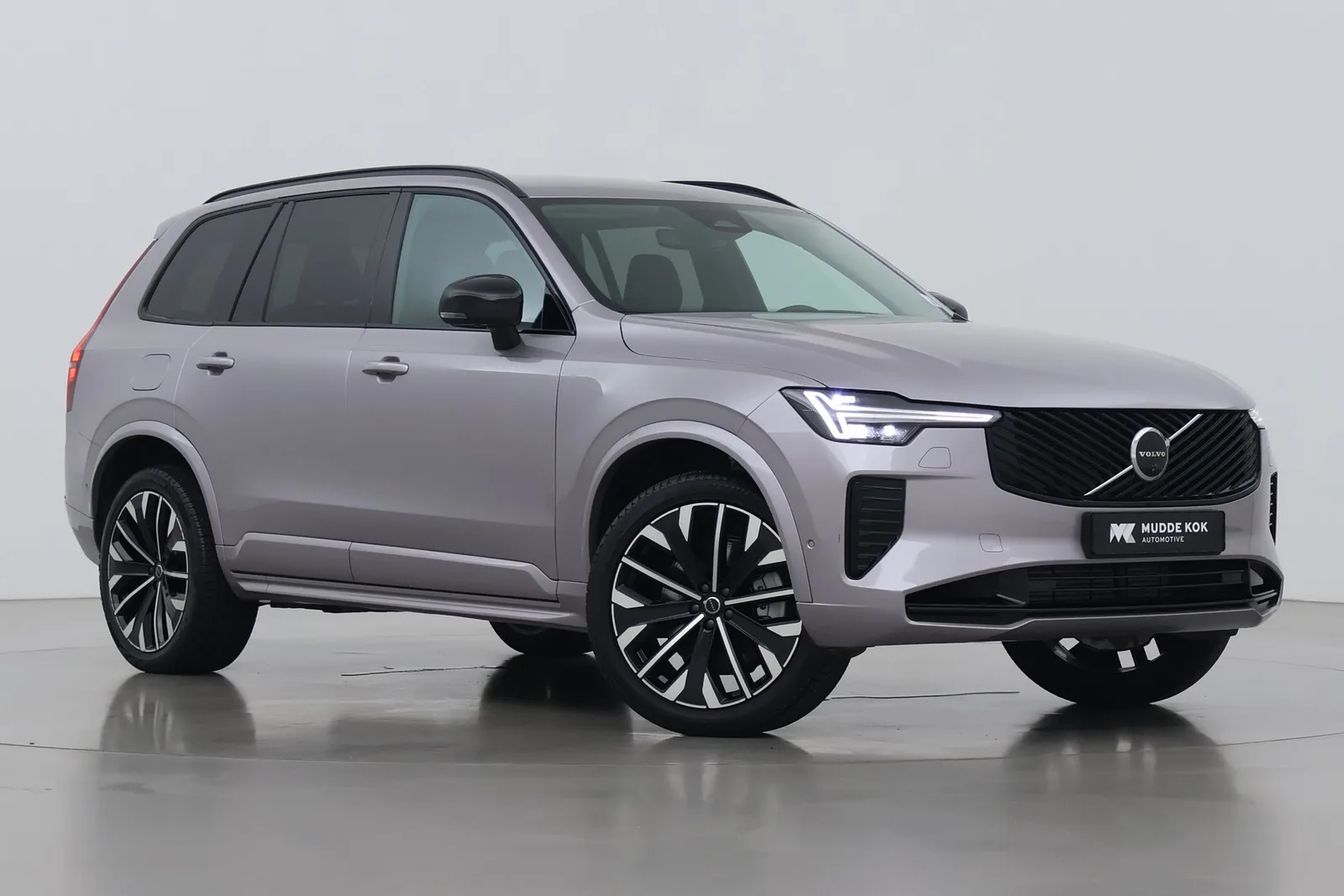 Volvo XC90 (2025) — foto 1