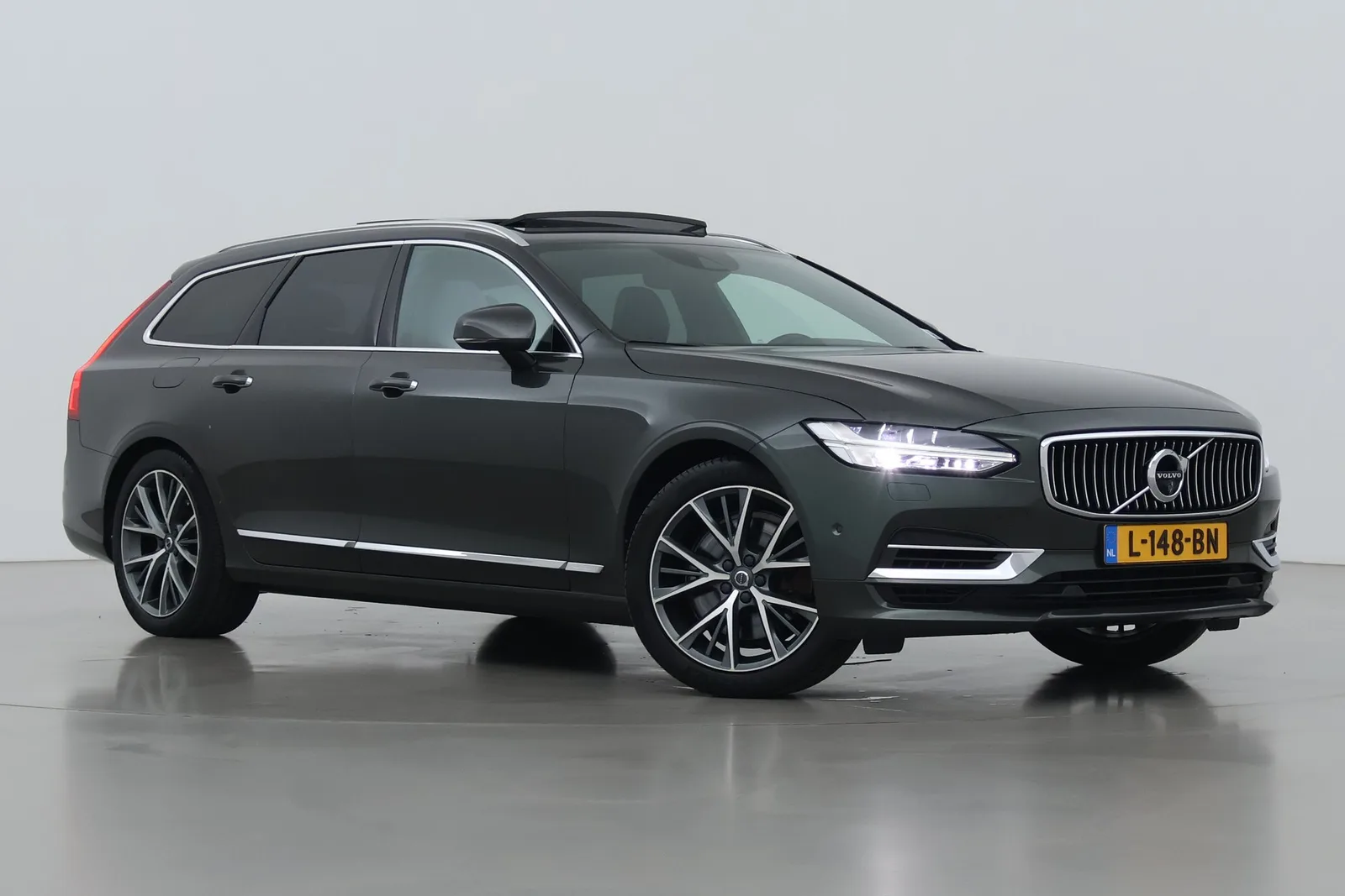 Volvo V90 (2017) — foto 1