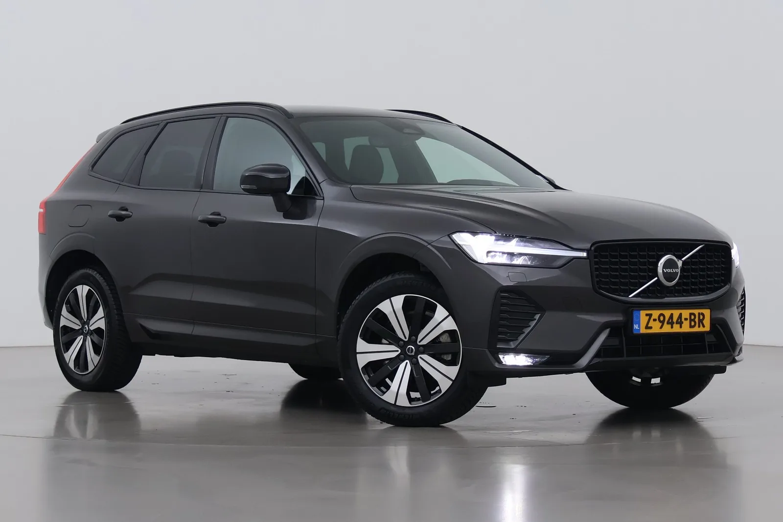 Volvo XC60 (2023) — foto 1