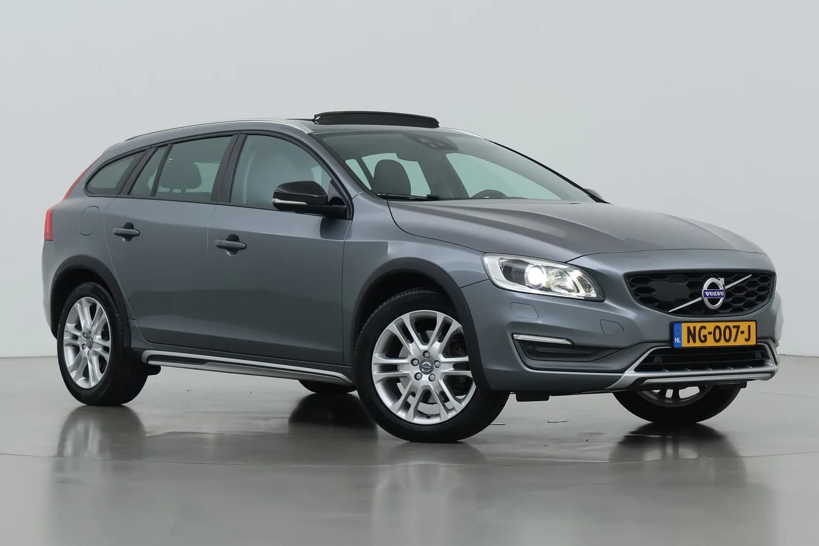 Volvo V60 (2016) — foto 1