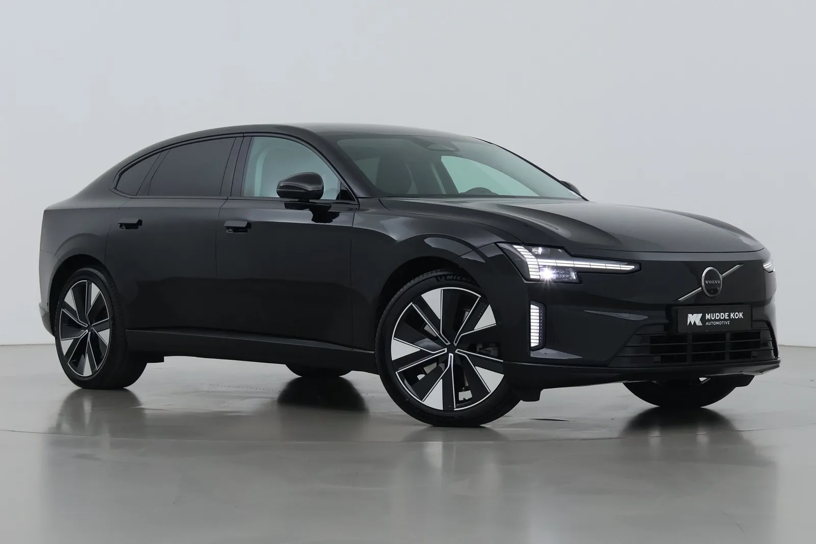 Volvo ES90 (2026) — foto 1