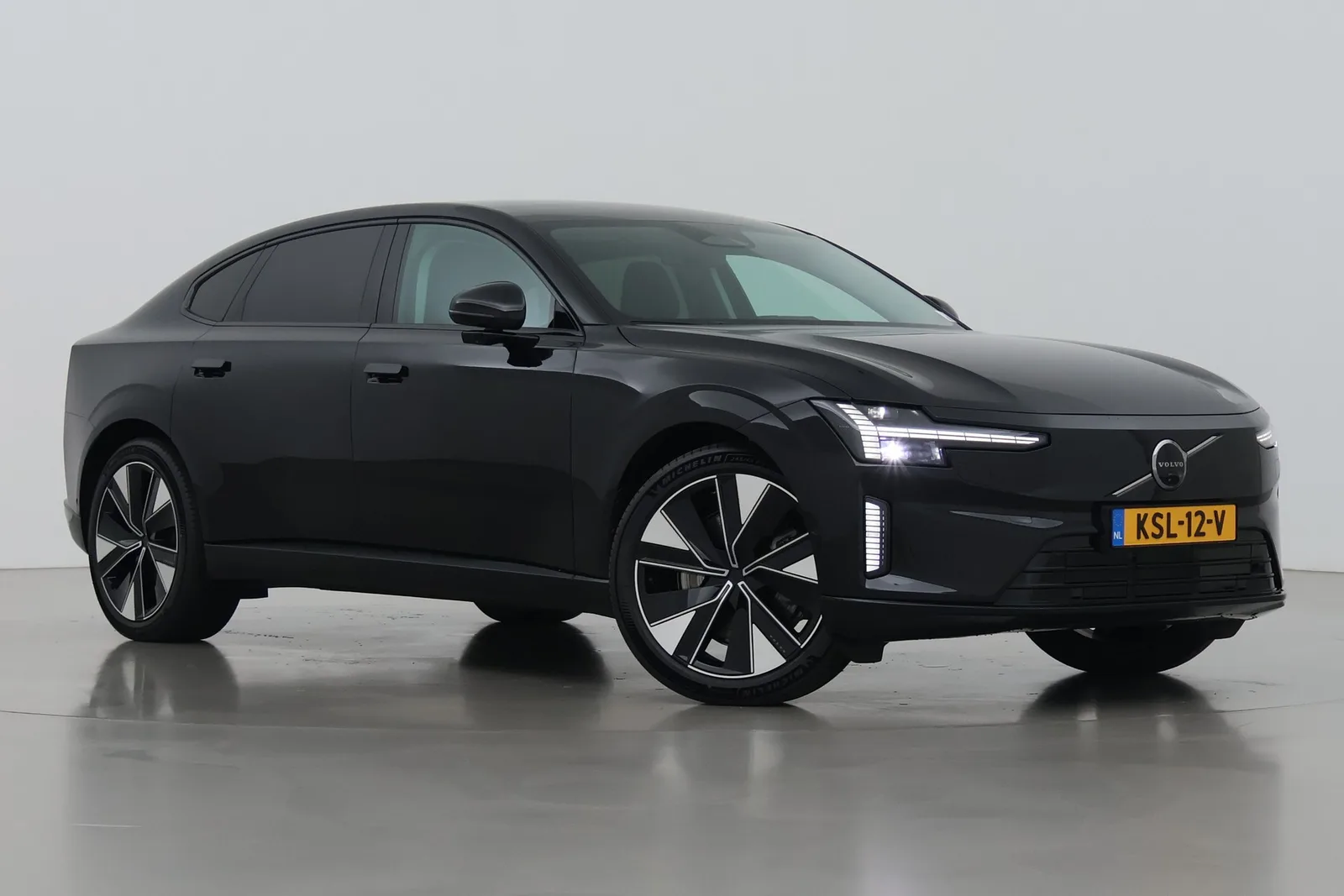 Volvo ES90 (2026) — foto 1